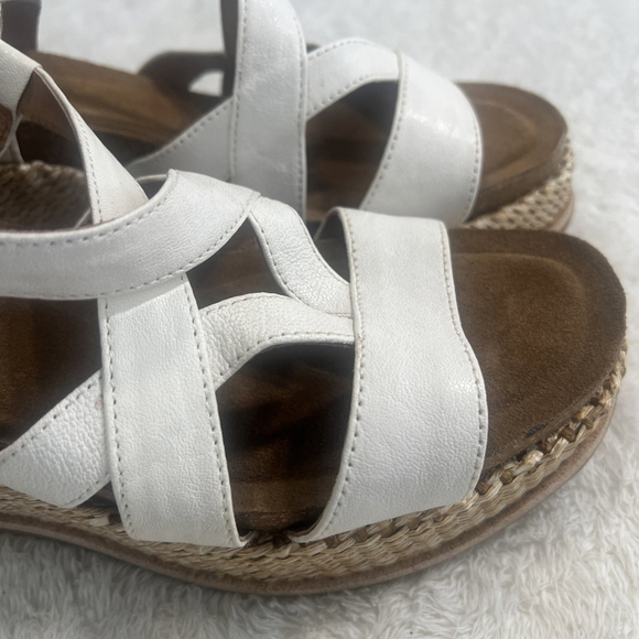 NWT Sofft Women's Devyn Sz 9.5 Wedge Sandals White Leather Open Toe Ankle Strap - Picture 6 of 16